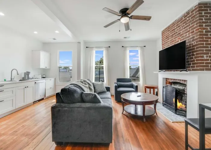 Charming 2Nd-Floor Flat 3Br 2Ba Free Parking