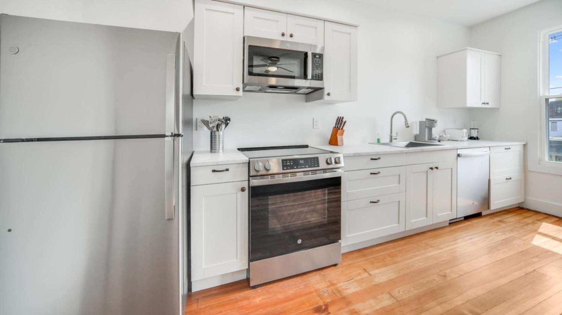 Charming 2nd-floor Flat 3br 2ba Free Parking * Louisville